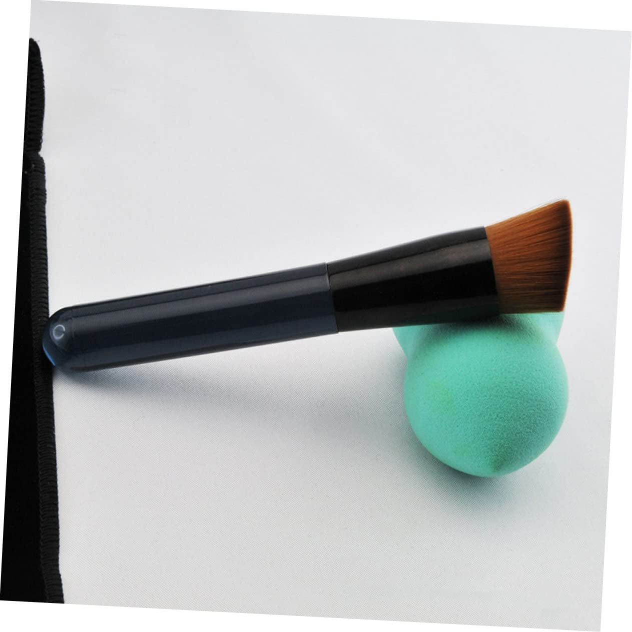Fluffy Beauty Brush Face Brush Inspired Foundation Makeup Sponge Angled Flat Head
